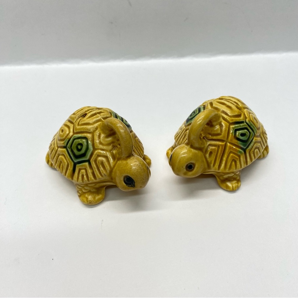 Vintage Ceramic Turtle Salt & Pepper Shakers Made in Japan Whimsical Retro Fun
